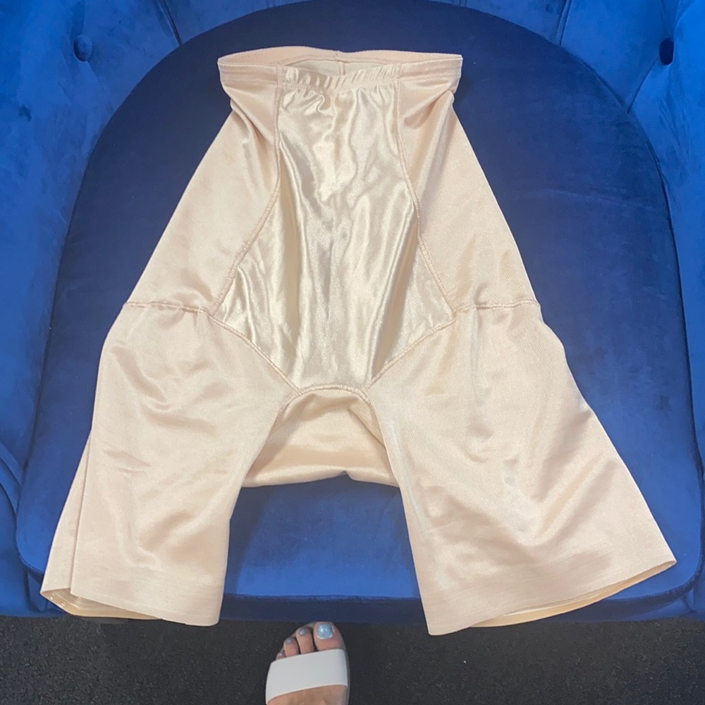 Naomi and Nicole shape wear